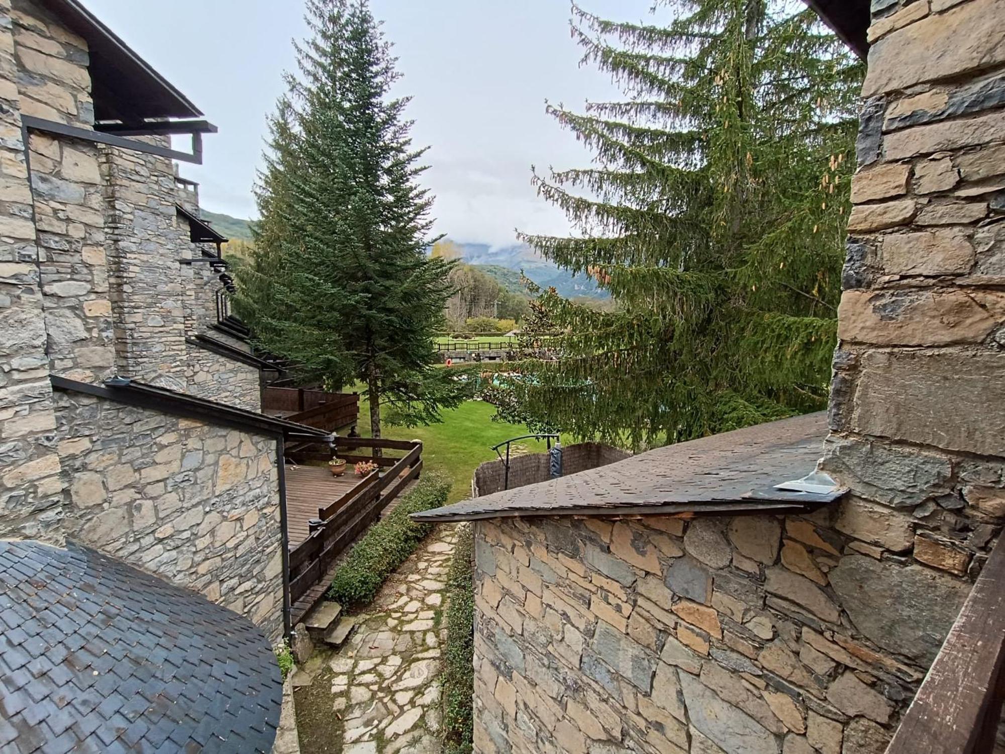 Inmocyma Residencial Linsoles-Valle De Benasque Exterior photo